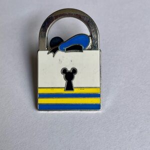 Disney Donald Duck Keyhole Pin - Limited Release 2013 - Disney Parks